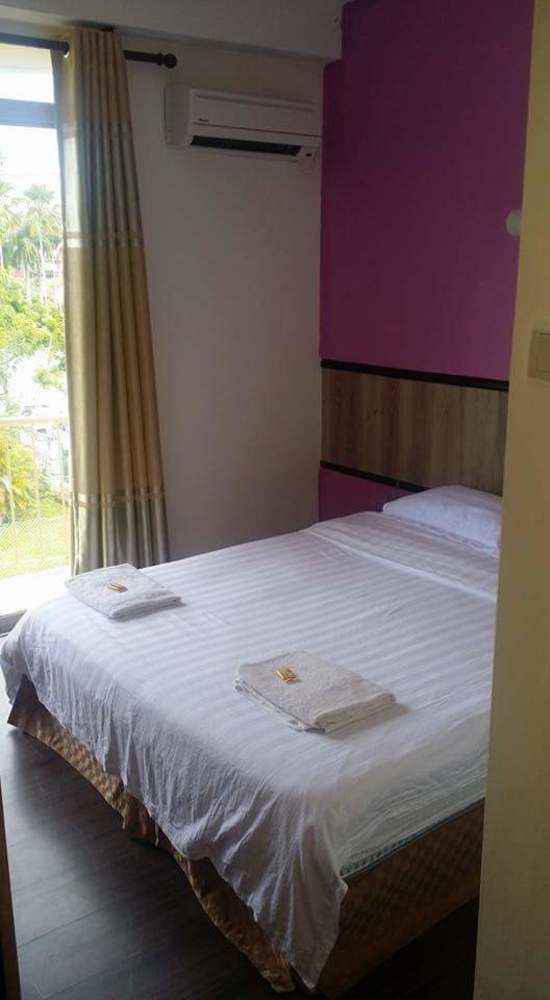The Garden Inn Мири Екстериор снимка