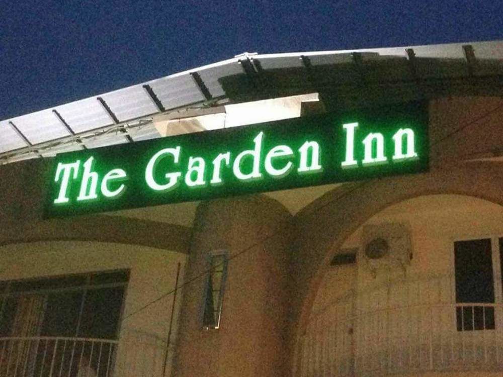 The Garden Inn Мири Екстериор снимка